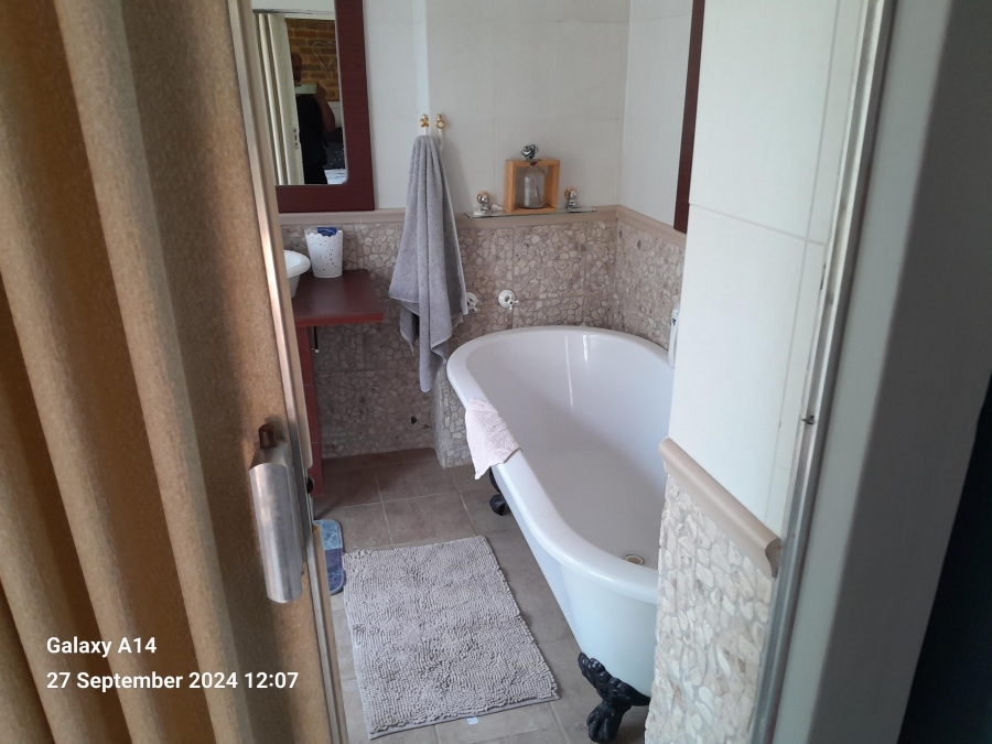 4 Bedroom Property for Sale in Waterval S H North West